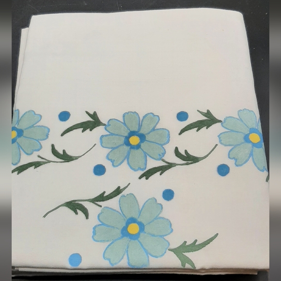 New Vtg Pair of Tex-Made Regular Pillow Cases Hand Painted Artex Paints Floral - Picture 2 of 5